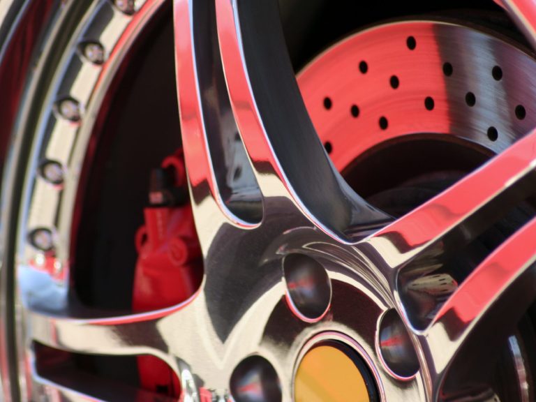 Aufbereitete Alufelge nach Felgenreparatur bei MOTO44 in Isernhagen